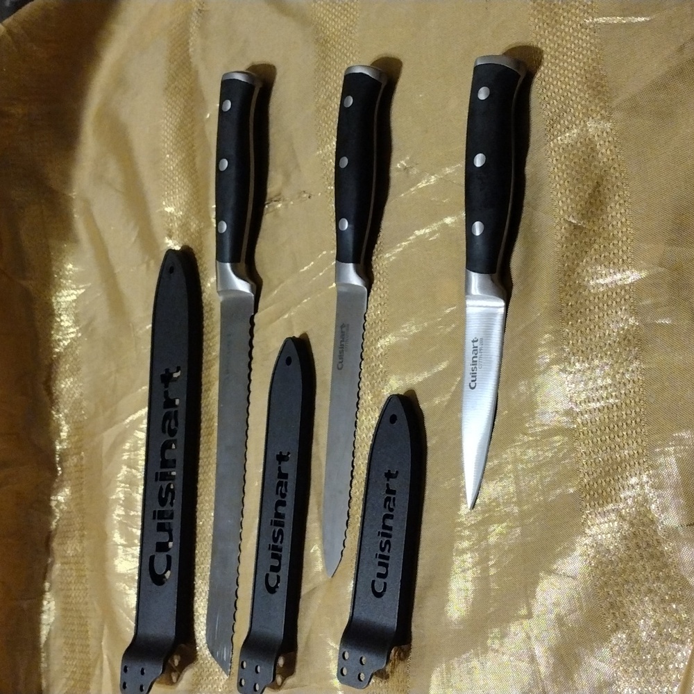 Cuisinart C77TR Bread, Utility and Pairing Knives.